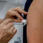 Casos respiratórios graves seguem em alta após volta às aulas