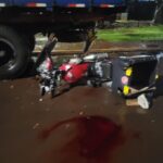 Moto-entregador morre após colidir contra caminhão estacionado em Maracaju
