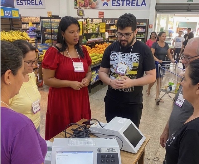 SIMULAÇÃO URNA ELETRÔNICA